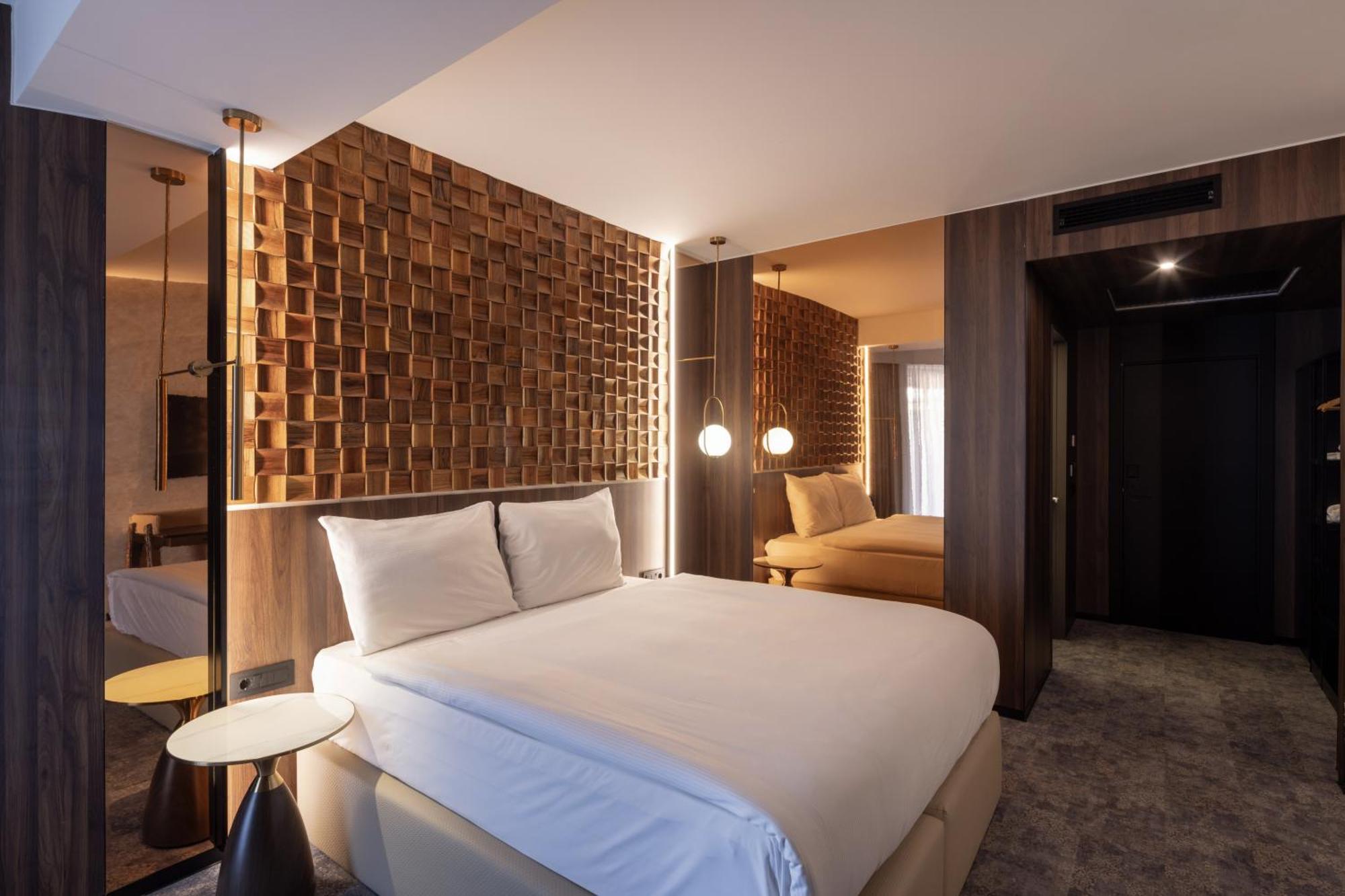Nobel Design Hotel 4*