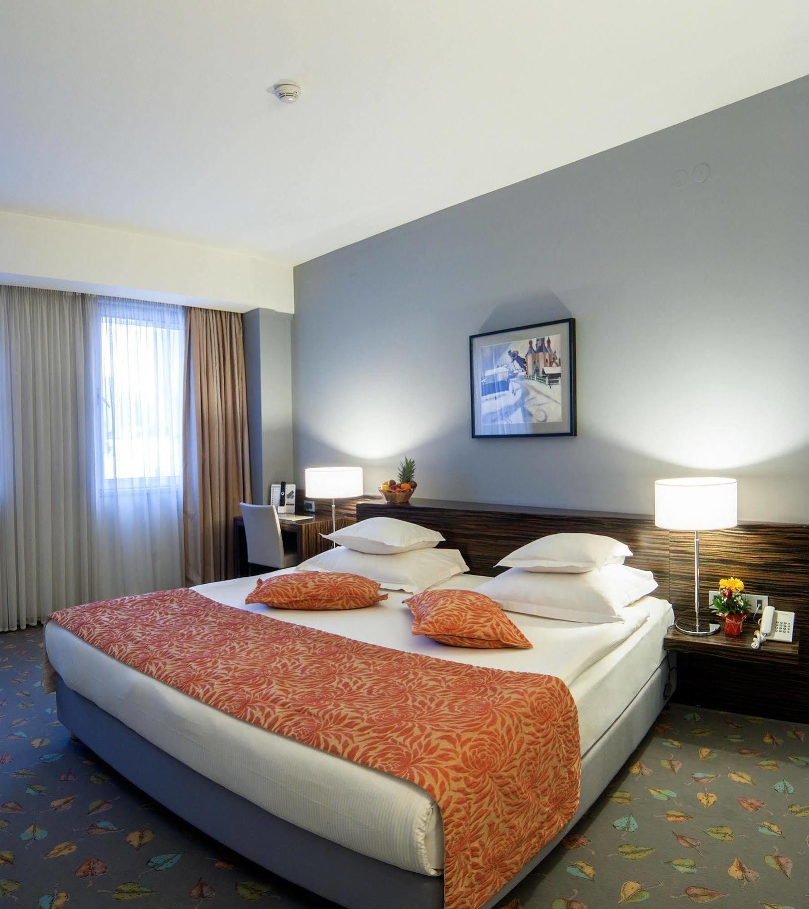 Nobel Design Hotel