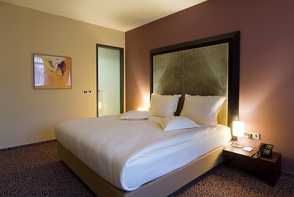 Nobel Design Hotel 4*